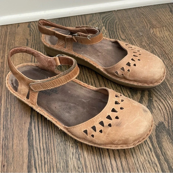 Naot Celosia tan suede closed toe sandals size 39/8 - Picture 2 of 9